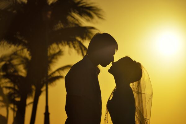 結婚に身長は必要?!女性が実は求めている身長とは○○!低身長でも最も婚活を成功させる方法とは?
